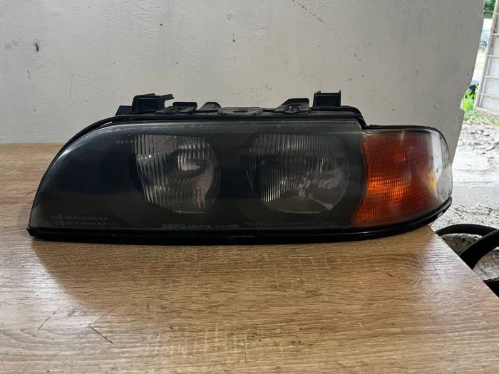 Передні фари ліва права дорест BMW 5 Series E39.