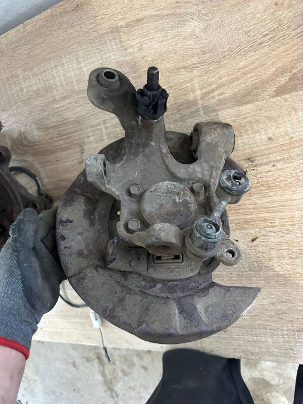 Поворотний кулак Цапфа задня права ліва Hyundai Sonata NF 52720-3K050 52730-2G200 