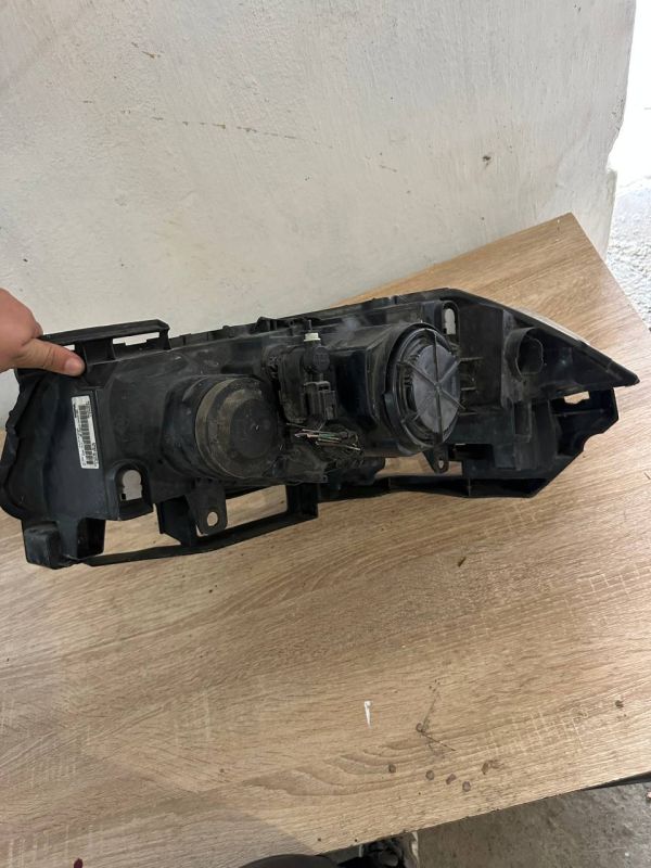 Фара передня права Рено меган RENAULT MEGANE 2 2006-2009 Уцінка Дефект