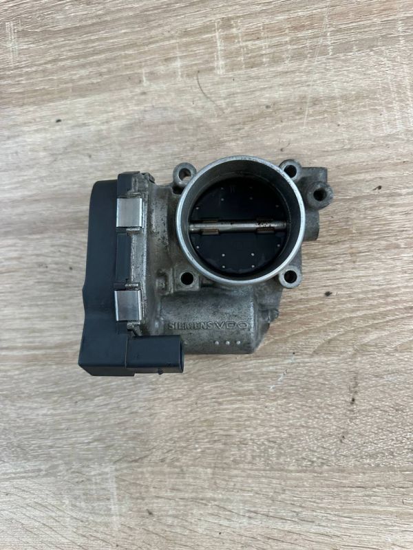 Дросель Дросельна заслонка Audi A3 Seat Altea Leon Skoda Octavia VW Golf Passat 2.0FSi 06F133062B, 06F133062S