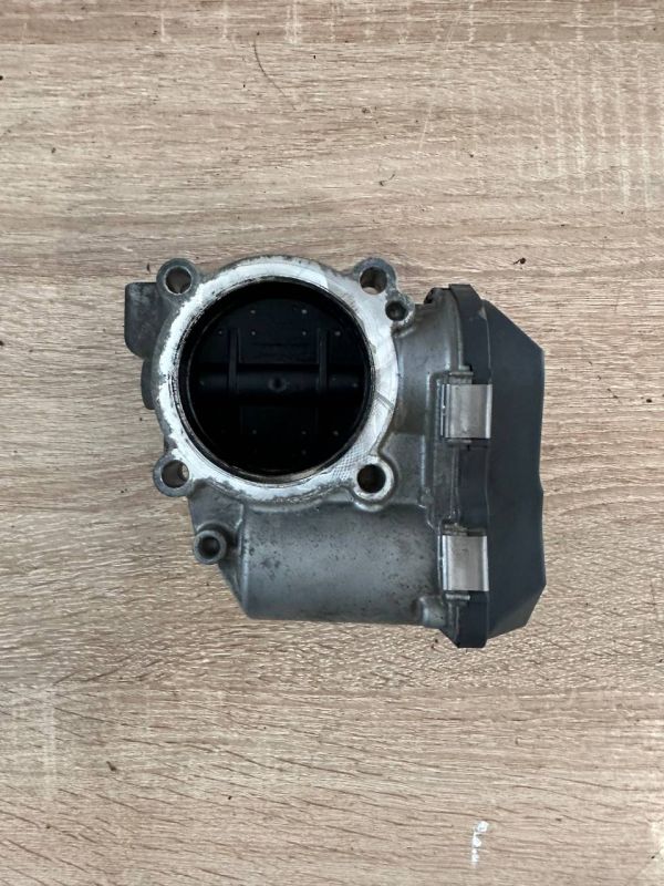 Дросель Дросельна заслонка Audi A3 Seat Altea Leon Skoda Octavia VW Golf Passat 2.0FSi 06F133062B, 06F133062S
