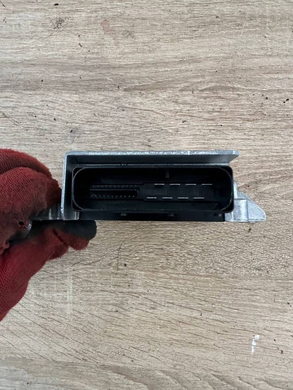 Блок ручніка 3c0907801b Блок керування стоянковим гальмом Volkswagen Passat B6